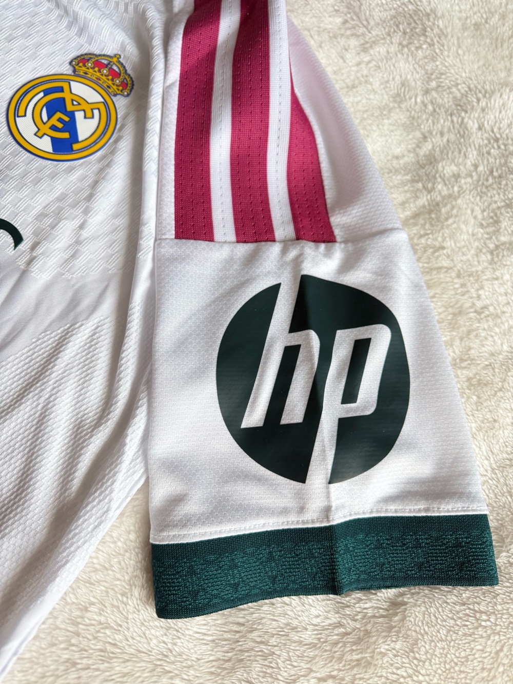 Real Madrid FC Home Jersey 2026/27. Valverde #8 - Picture 5 of 8